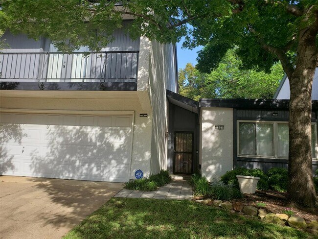Foto del edificio - 1607 Hawthorne Dr
