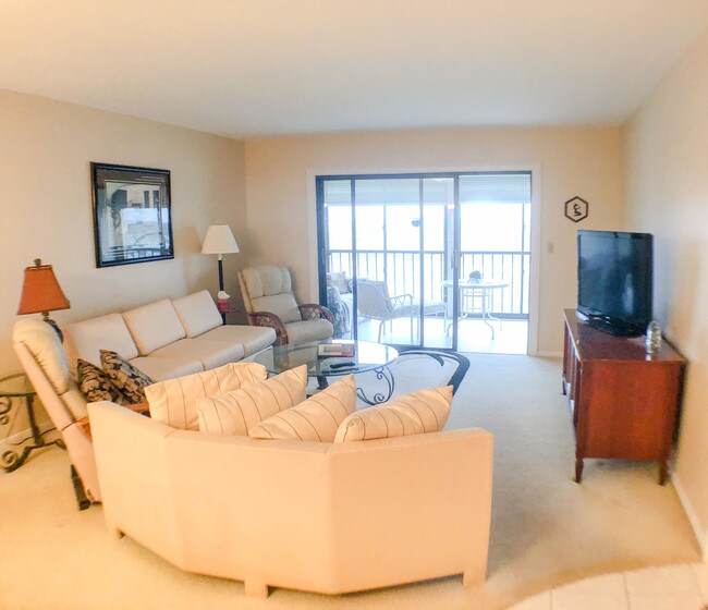 Building Photo - 14426  Amberly Lane 706 Delray Beach FL 33446