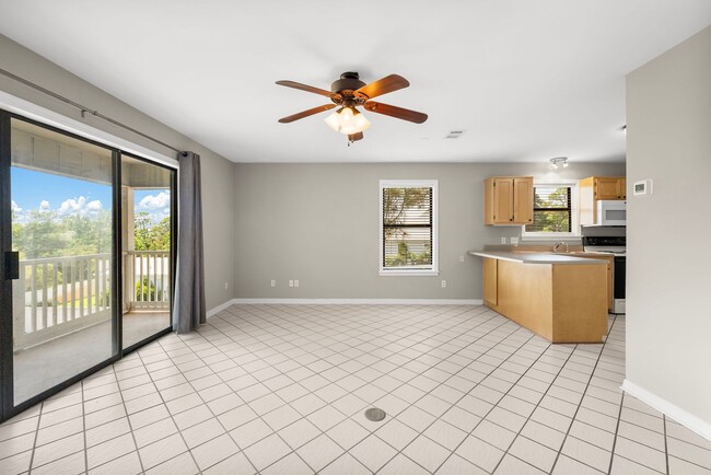 Building Photo - Beachwood Villas