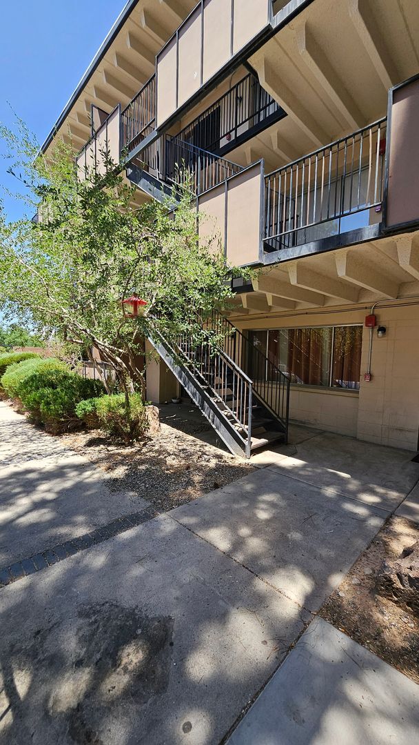Building Photo - 1 bed 1 bath