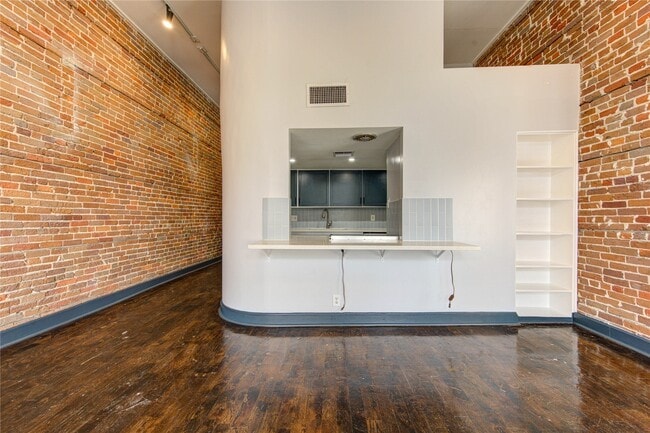 Building Photo - 213 23rd Street Rear