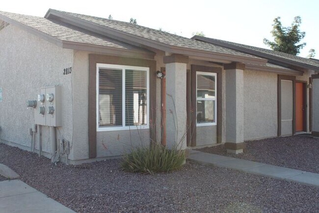 Building Photo - Great Mesa Location!