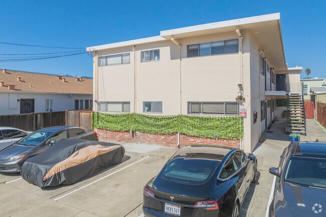 Building Photo - 1433 Dwight Way