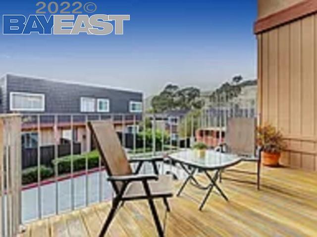 Foto del edificio - 828 Ridge Ct