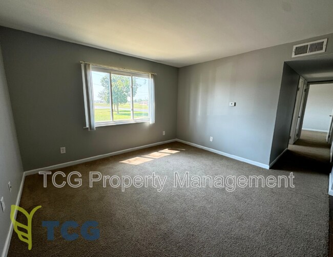 Building Photo - 606 E McKinley Rd