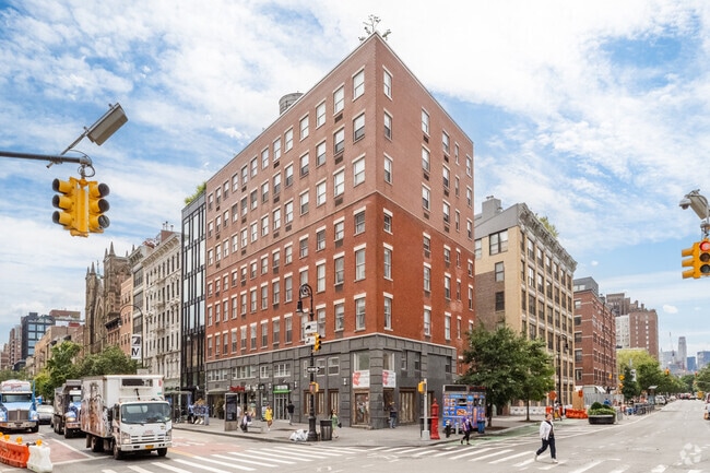 Village Pointe Condominiums