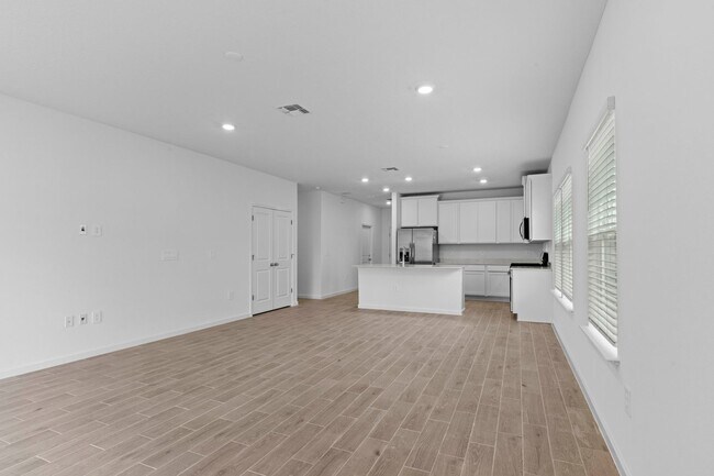 Foto del edificio - Beautiful Brand New 3 bedroom 2 bath home ...