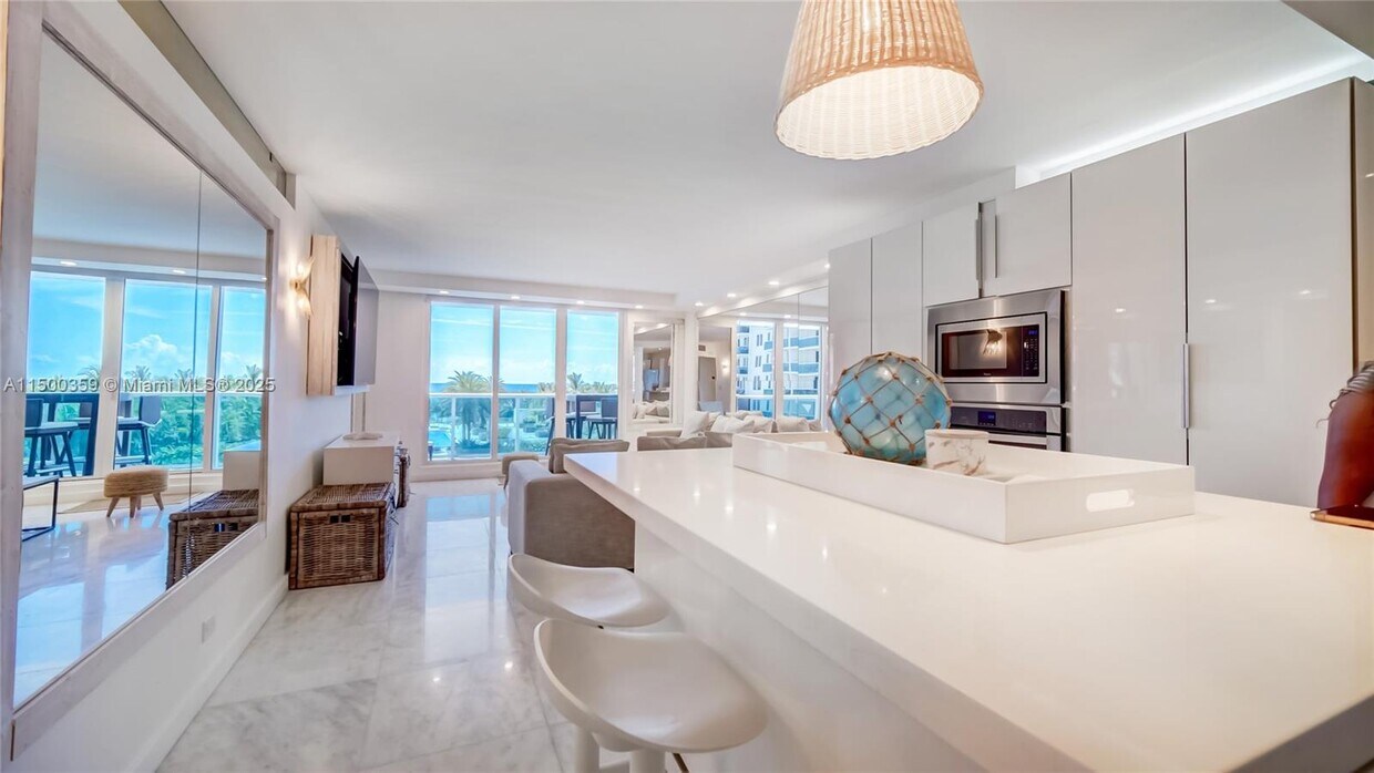 Foto principal - 2301 Collins Ave