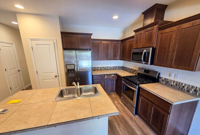 Foto del edificio - 5725 Karen Lynn Loop S
