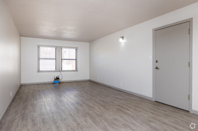 2BR, 1BA - 855SF - Living Room - Fieldhouse View Apartments