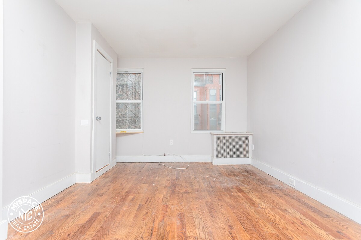 Primary Photo - 55 Ten Eyck St