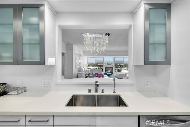 Building Photo - 13600 Marina Pointe Dr
