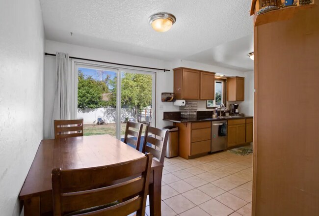 Foto del edificio - 990 Janes Rd