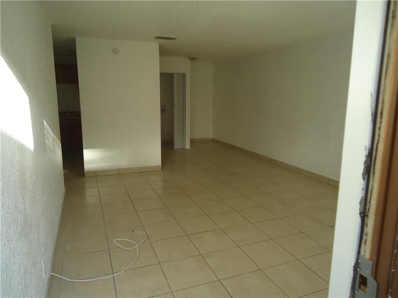 Primary Photo - 5325 NW 23rd St