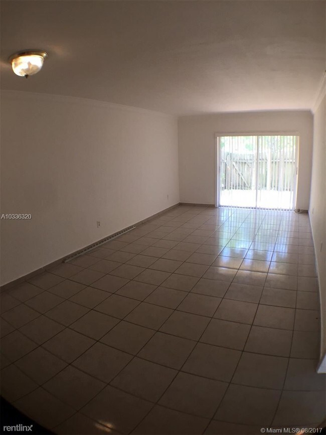 Foto del edificio - 980 NE 170th St