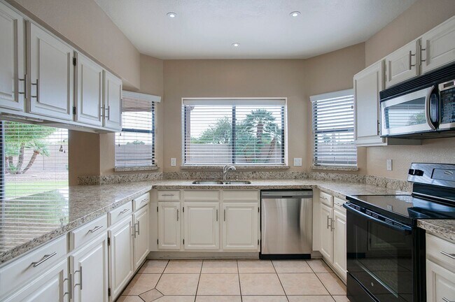 Foto del edificio - Spacious Tempe 4 bedroom