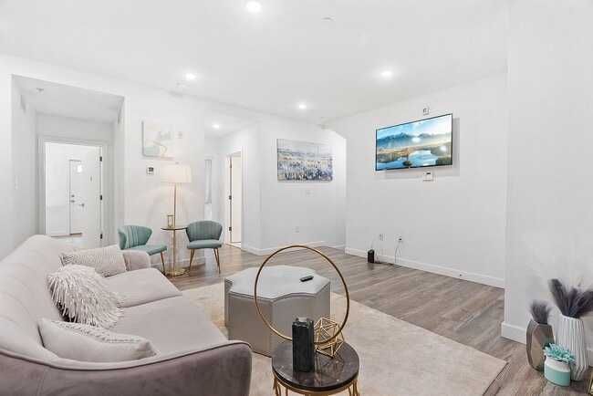 Photo - 1261-63 N Newkirk St Apartment