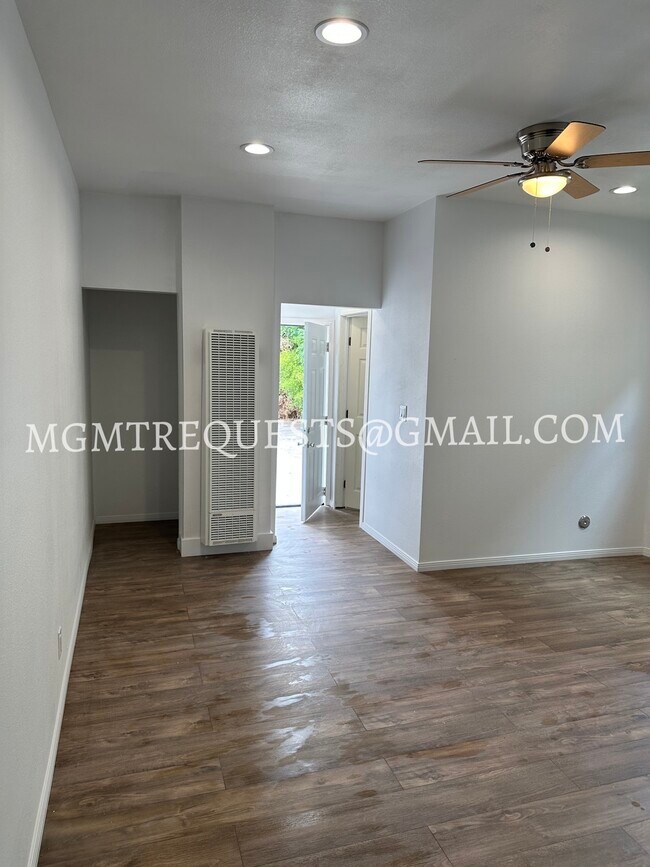 Building Photo - 555 North La Cadena Drive, Unit 5