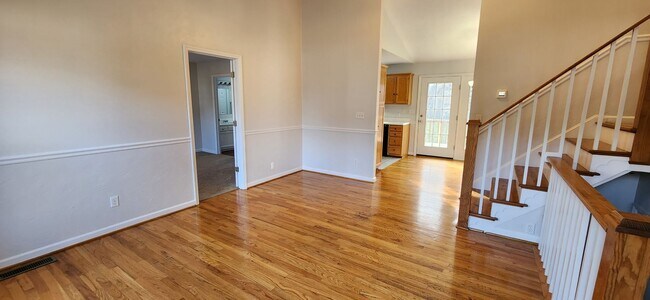 Building Photo - Available Now!! 3 to 4 Bedroom, 3 Full Bat...