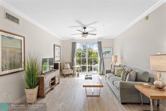 Building Photo - 580 S Sapodilla Ave