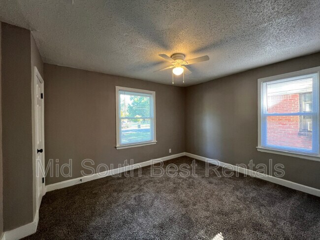 Building Photo - 423 Delta Rd