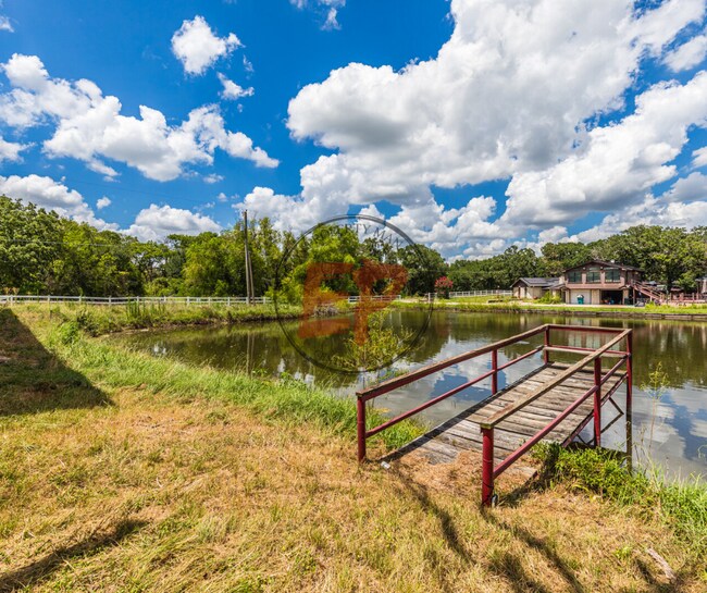 Foto del edificio - 444 Happy Swaner Ln