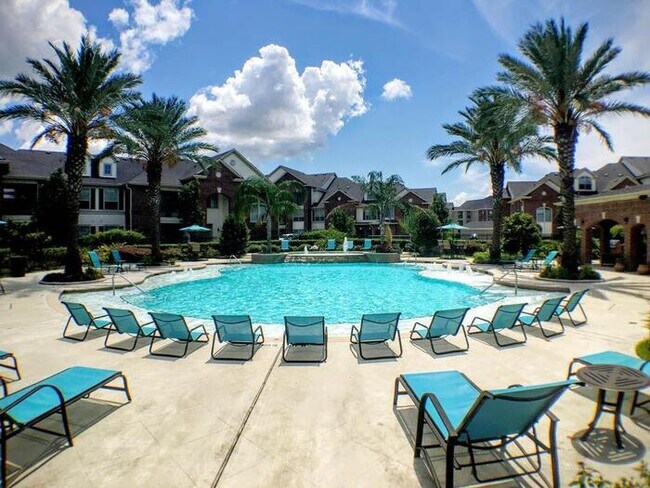 Foto del edificio - 3717 Emmett Hutto Blvd