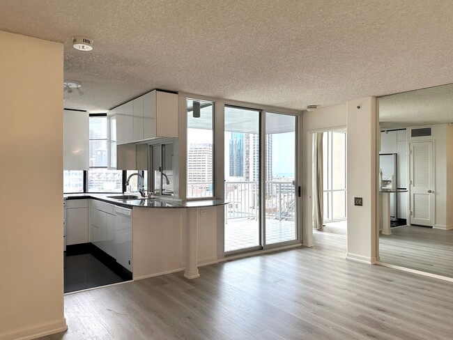 Building Photo - Pet Friendly - Honolulu Park Place 2BR/2BA...