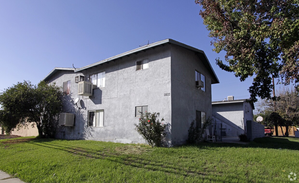 Primary Photo - 5194 San Bernardino St