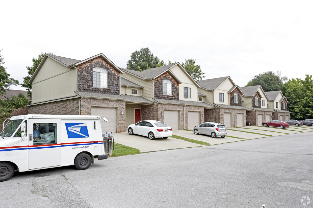 Foto principal - Breeze Cove Townhomes