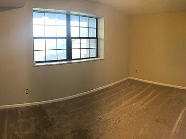 Foto del edificio - Duplex currently available in Westerville School District (Pointview ES, Genoa MS, Westerville Ce...