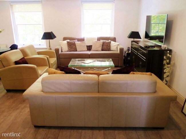 Foto del edificio - 543 Green Ridge Dr