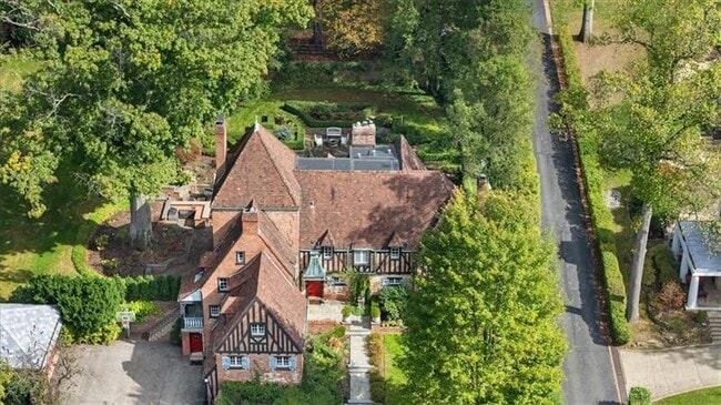 Foto del edificio - 430 Woodland Rd