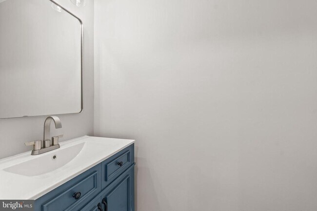 Foto del edificio - 8291 Londonderry Ct