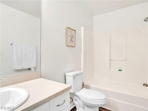 Building Photo - 1801 NE 22nd Ave