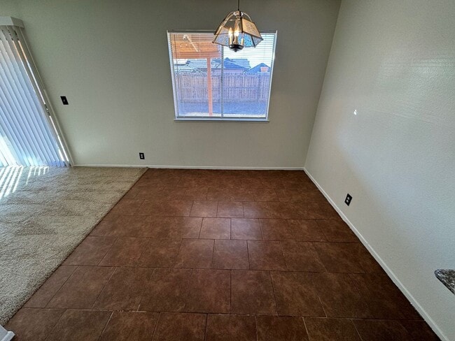 Building Photo - ADORABLE 2 BEDROOM 2 BATHROOM TOWNHOUSE WI...
