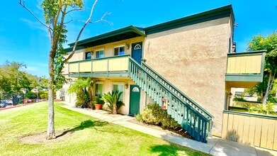 Building Photo - 868 E Alvarado St
