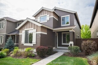 Building Photo - 20797 NE Sierra Dr