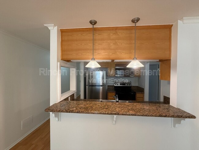 Building Photo - 236 E Surfside Dr