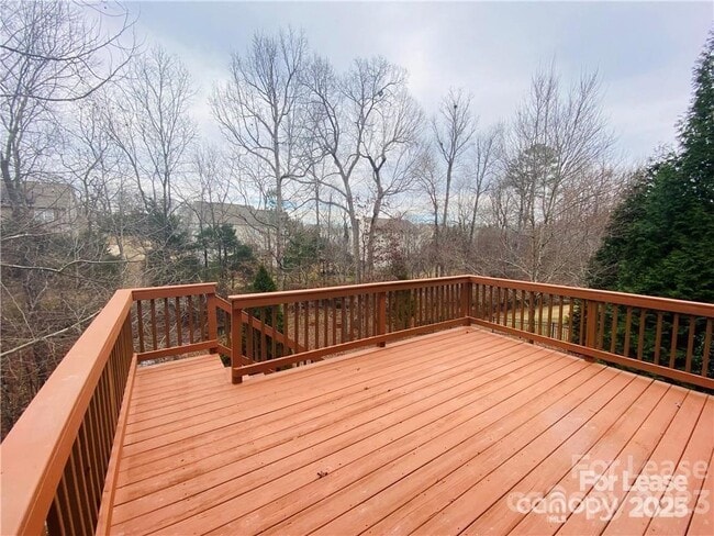 Building Photo - 407 Ranelagh Dr
