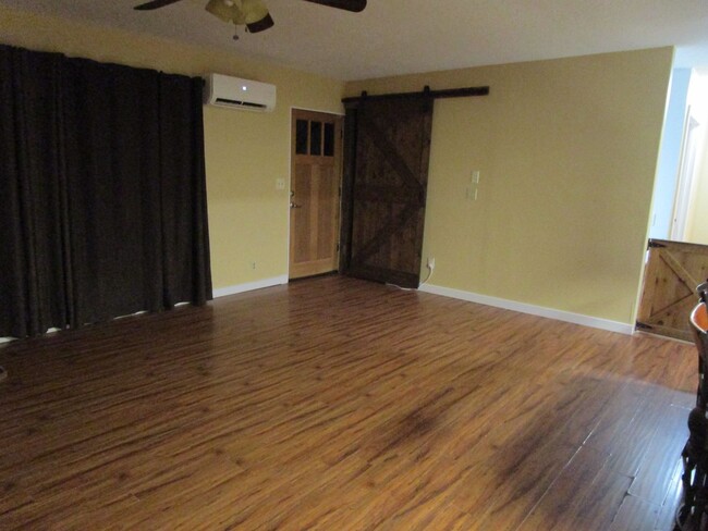 Building Photo - 2 Story House, 4 Bedrooms + Bonus Room in ...