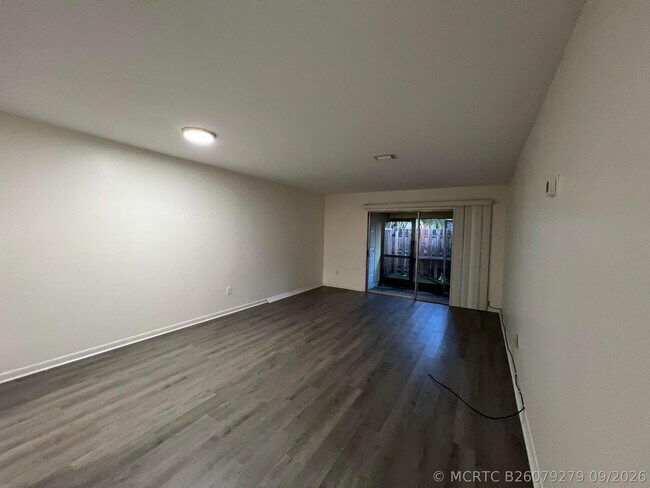 Foto del edificio - 17355 Bush Rd