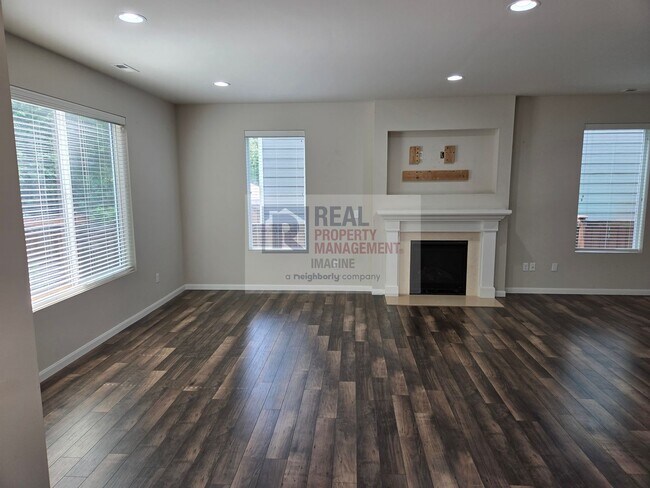 Foto del edificio - Modern 3 Bedroom, 2.5 Bath Home In Quiet Community!