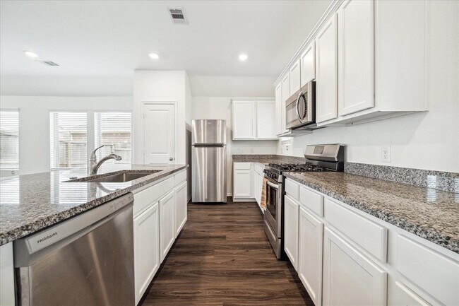 Building Photo - 26626 Daylily Grove St