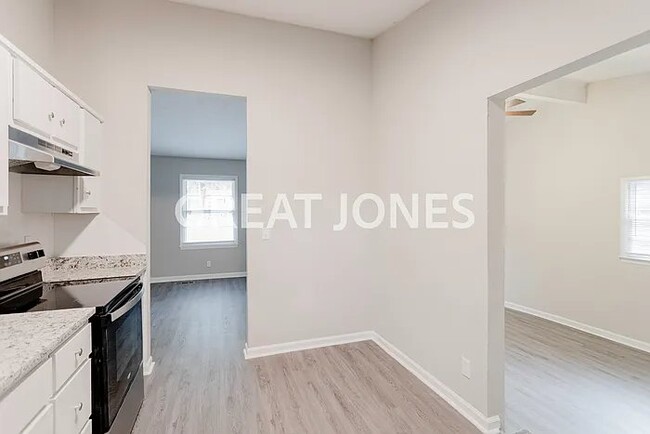 Foto del edificio - 2879 Doyle Ave