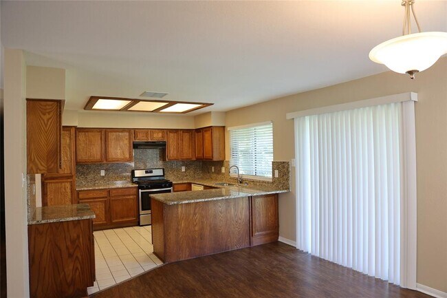 Building Photo - 12030 Hedgegate Dr