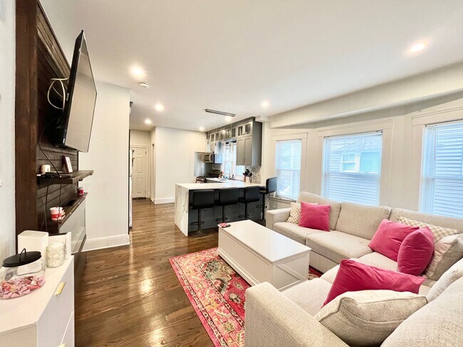 Building Photo - 220 Faneuil St