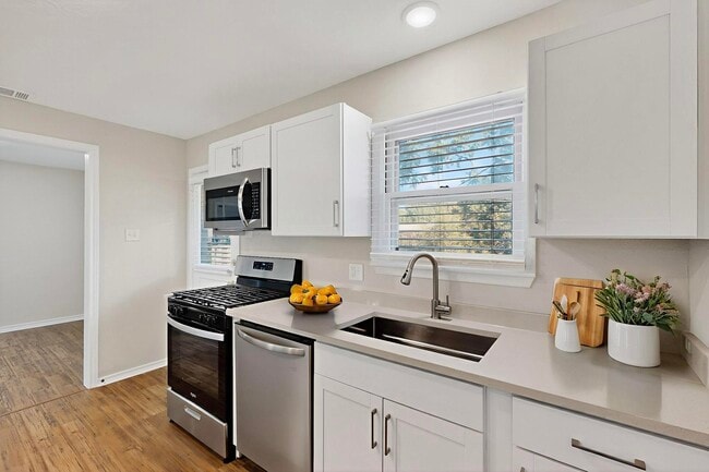 virtually staged - 2207 Housley Dr