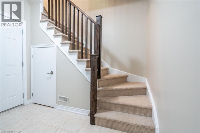 Photo du bâtiment - 1401 Plains Rd E