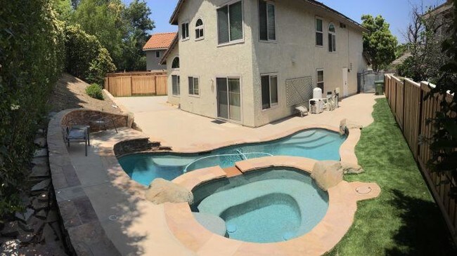 Building Photo - 3 bedroom in Calabasas CA 91301